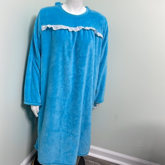 So Soft Buck & Buck Adaptive Nightgown - Picture 4 of 9
